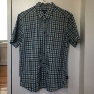 Men’s Patagonia short sleeve button down size M